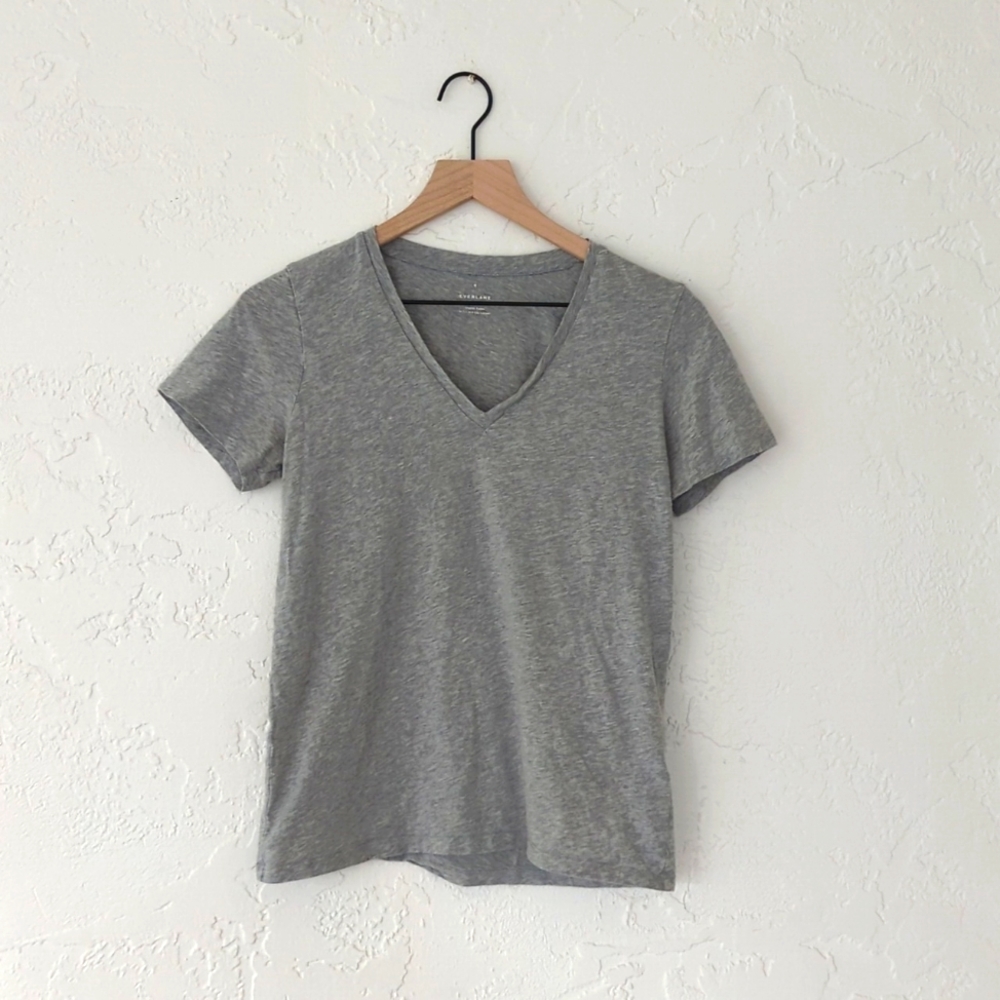Everlane v-neck tee